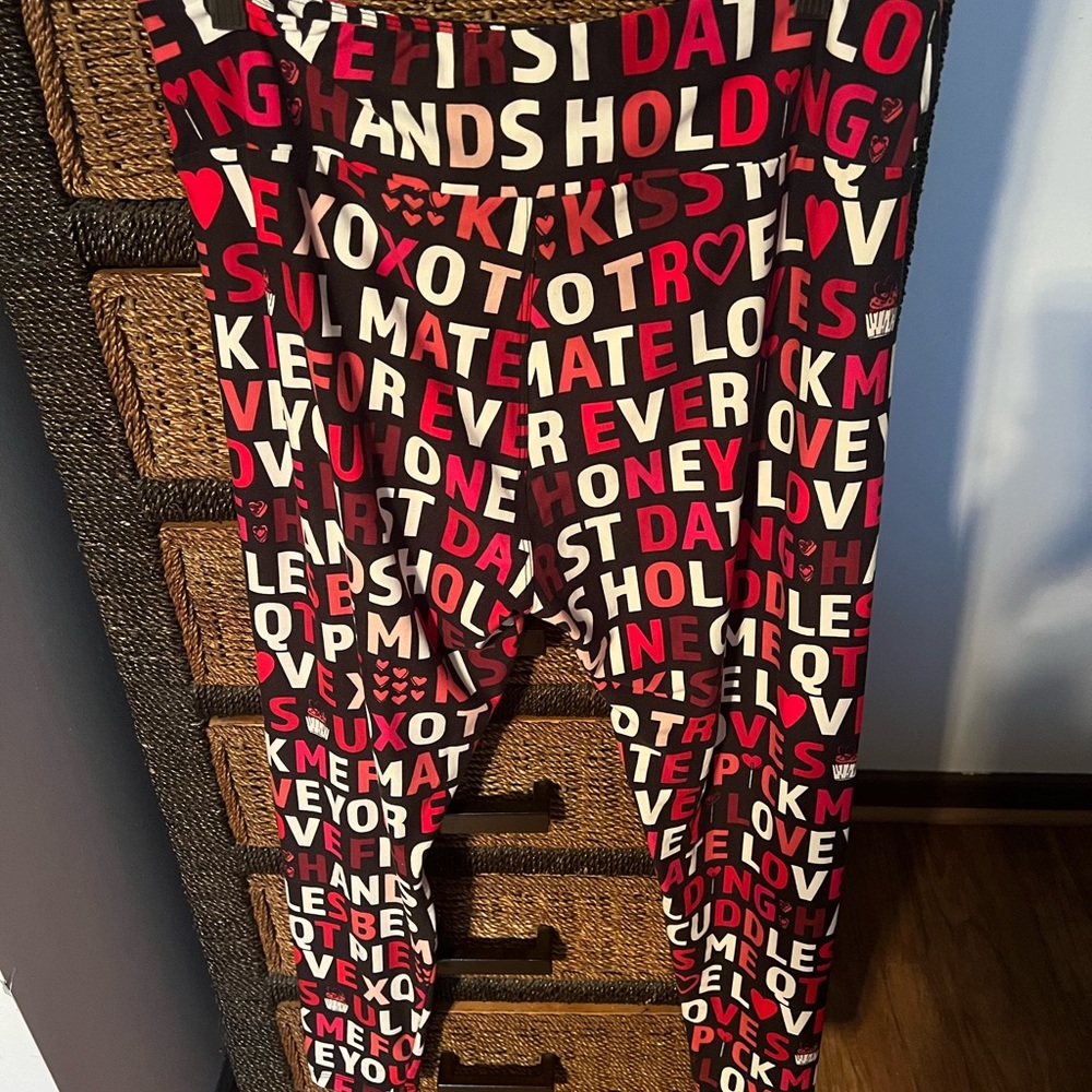 LuLaRoe LOVE Leggings
